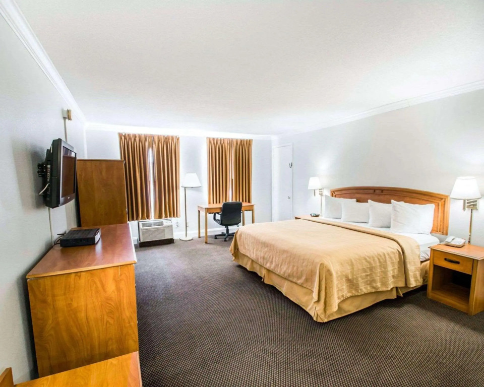 B&B HOTEL Jacksonville Airport - Newly Renovated