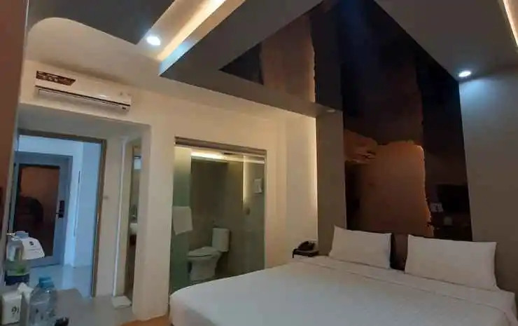 Urbanview Hotel near Pantai Losari Makassar