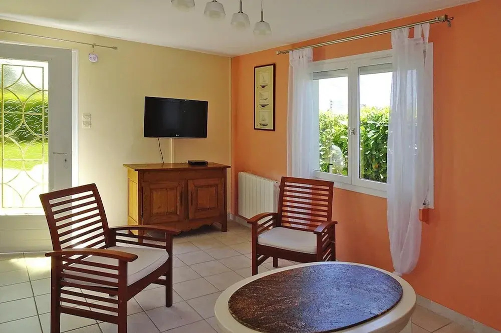 Nice Holiday Home Near the Beach, Hillion