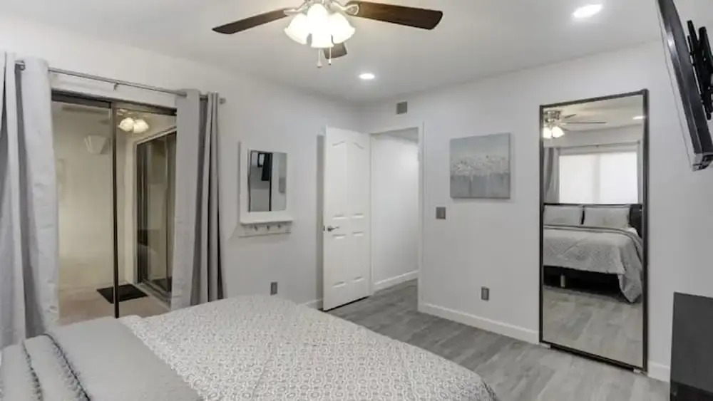 Executive 2 Bdrm Condo in the Heart of Biltmore!