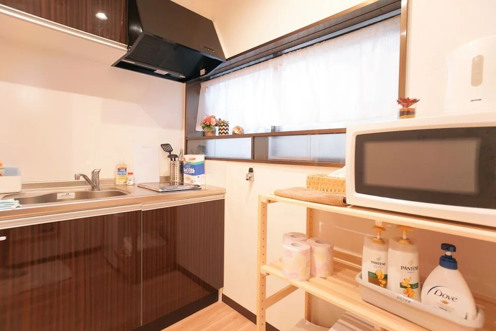 Tsurumibashi House