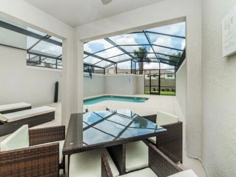 1595 Moon Valley Drive