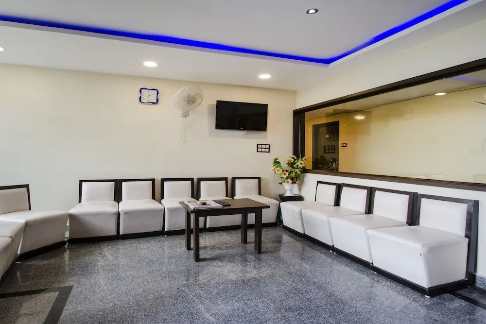 OYO 3968 Chandras Residency
