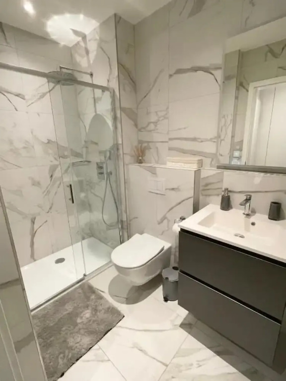 Luxury Flat with Parking & Large Terrace