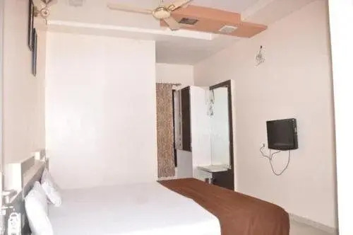 Hotel Dev Palace Lodging