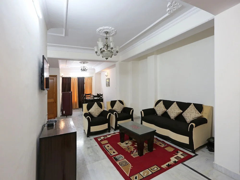 OYO 9103 Home 4BHK Pinewood Valley