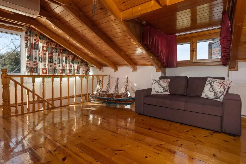 Ilenias 3 Bedroom House With Private Pool