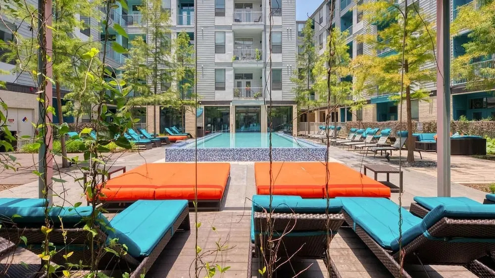 Landing Apartments Near Southtown