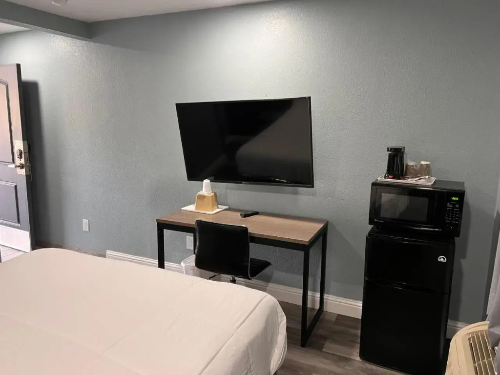 Travelodge Santa Cruz Riviera