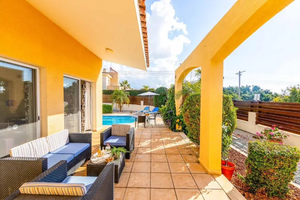 Villa Kampos by Villa Plus