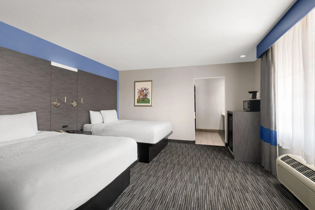 Travelodge Inn & Suites by Wyndham Anaheim on Disneyland Dr