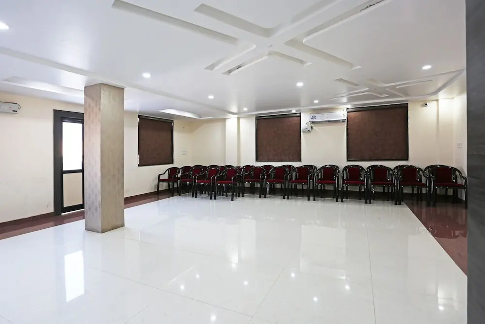 OYO 9919 Nandgiri Palace