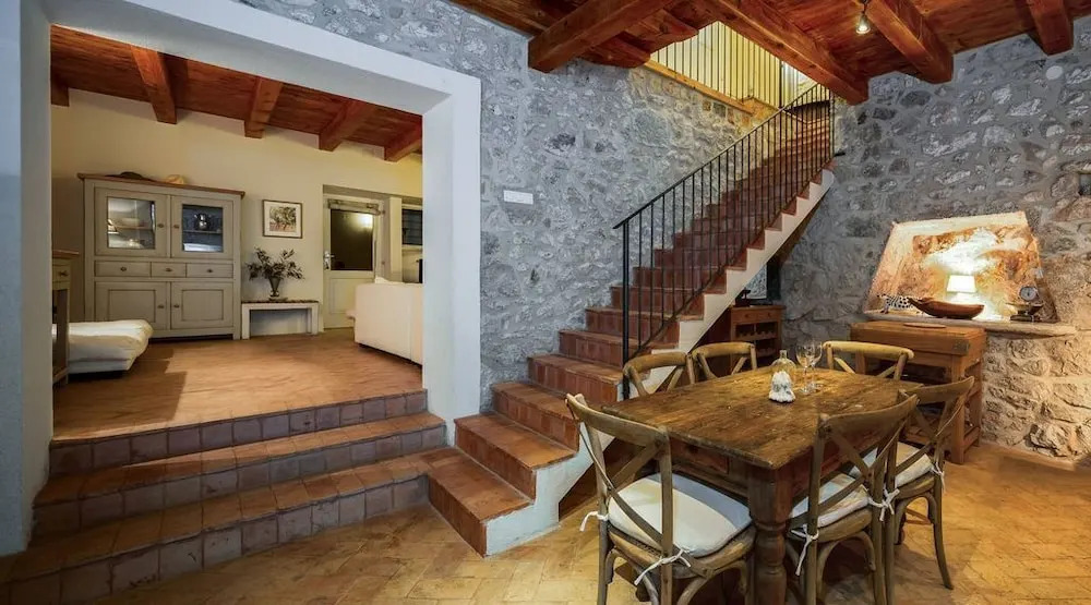 Old Tree Villa