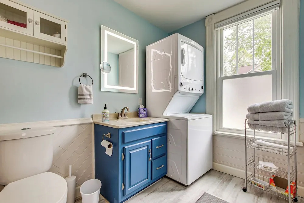 Lavish House w/ Patio - 2 Blocks to Green Lake!