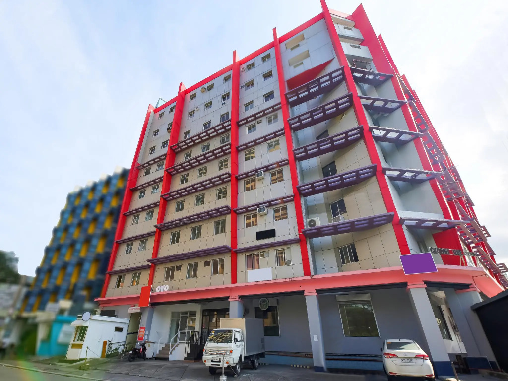 RedDoorz at Crowne One Condo