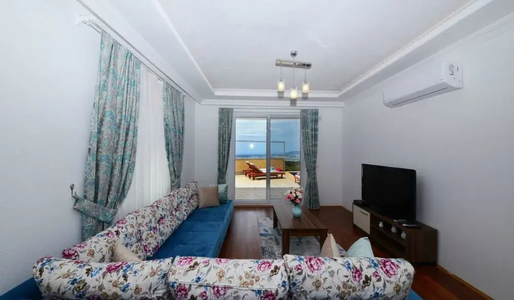 Villa Prize