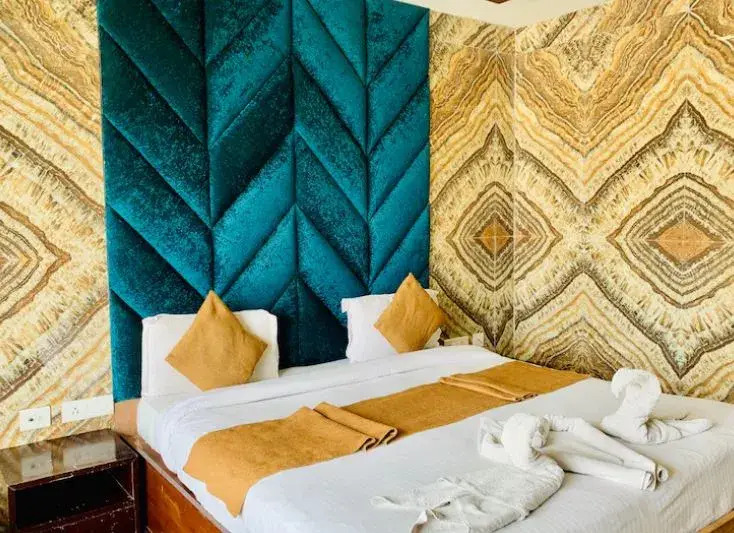 The Golden Oyster Hotel