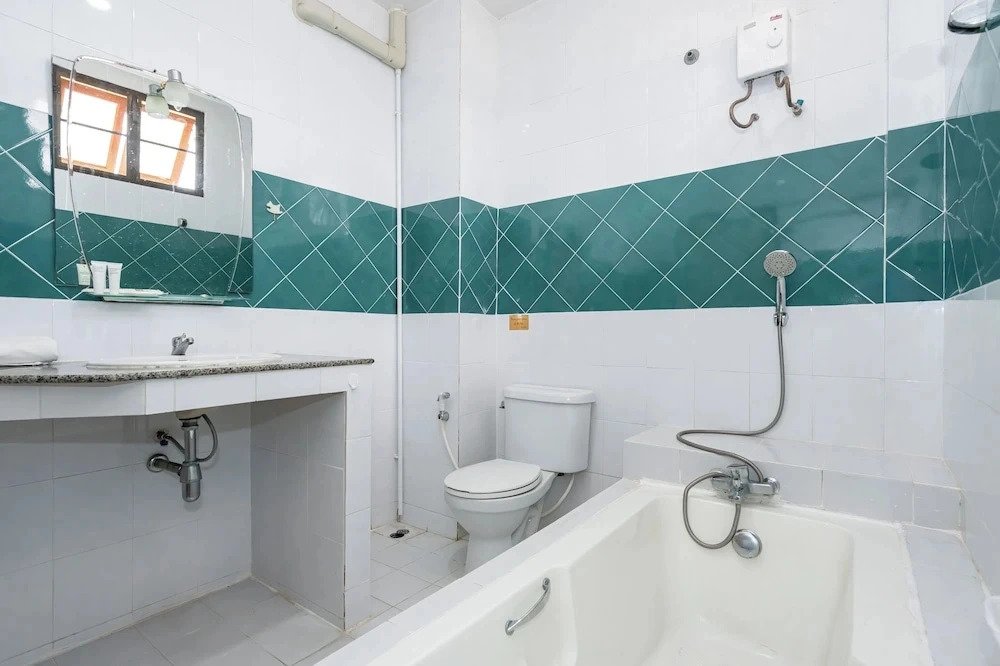 Chernin Apartment Suites, Rawai