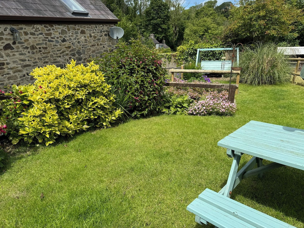 Old Farmhouse Cottage