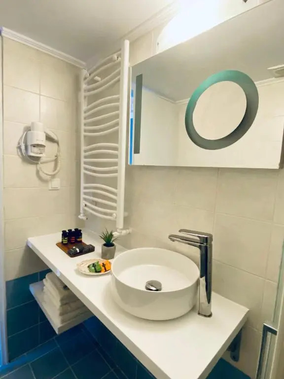 Caviro Residence
