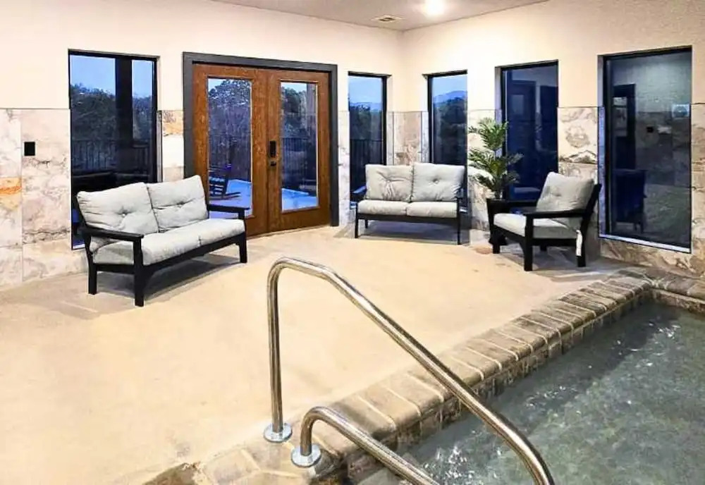 New Private Pool-6br-waterpark-mtn View-sleeps 18