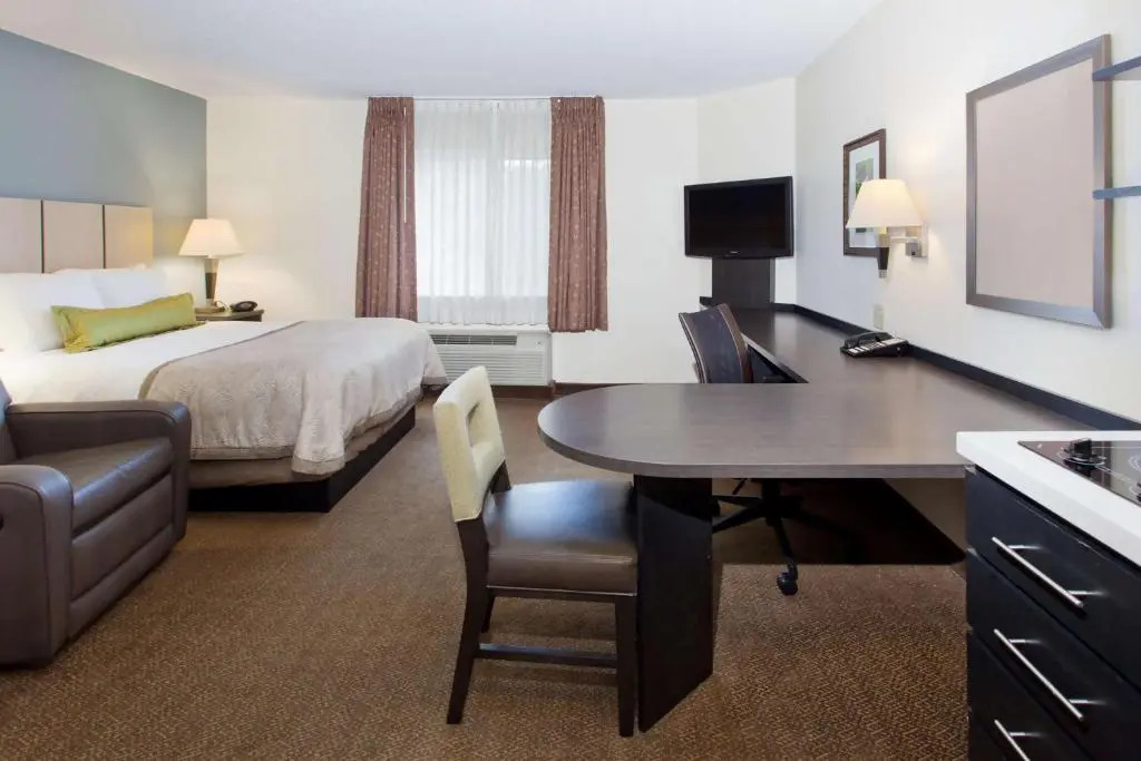 MainStay Suites - Wichita NE