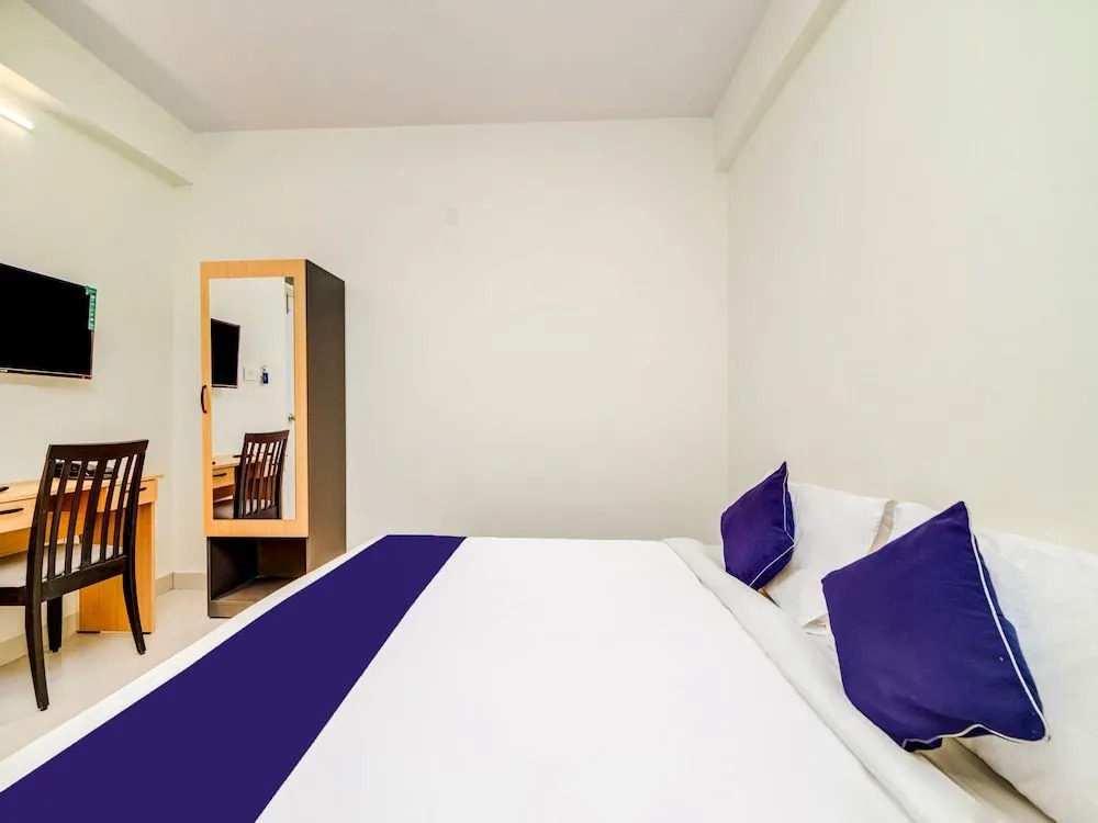 SilverKey Executive Stays 19907 Hafeezpet