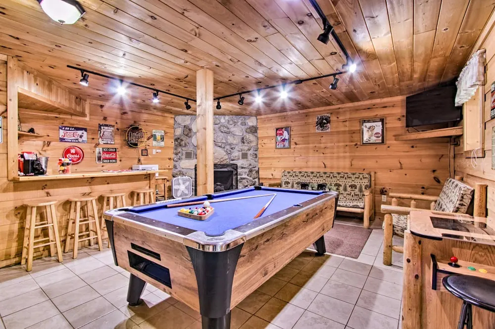 A-frame Cabin w/ Hot Tub < 1 Mi to Ober Gatlinburg