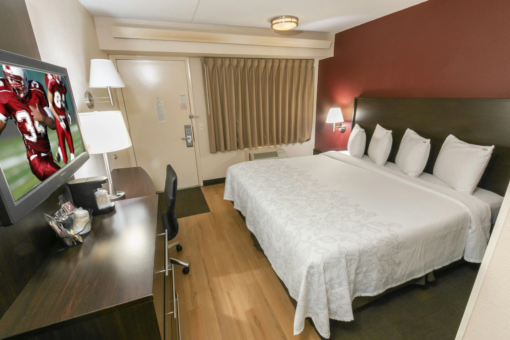 Red Roof Inn PLUS+ University at Buffalo - Amherst