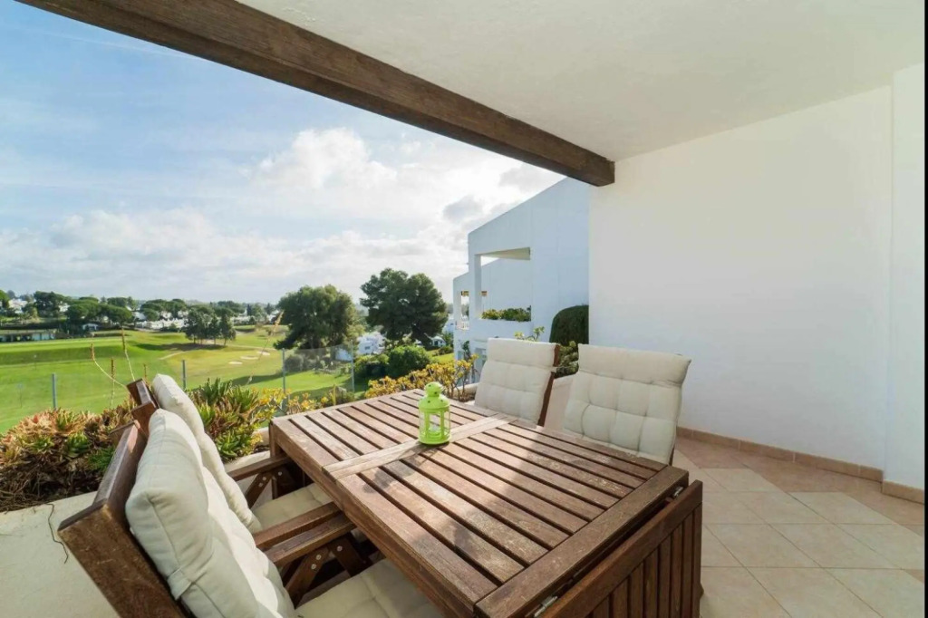 Azahara 1 3A Casa Concha great location and nice view located in the popular Aloha