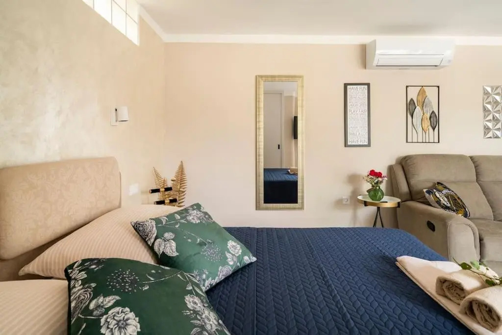 Suite by the beach for 2