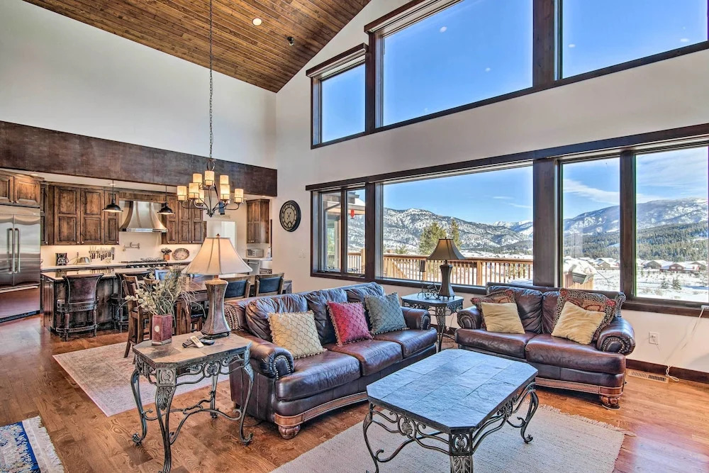 Spacious Big Sky Home w/ Hot Tub & Grill
