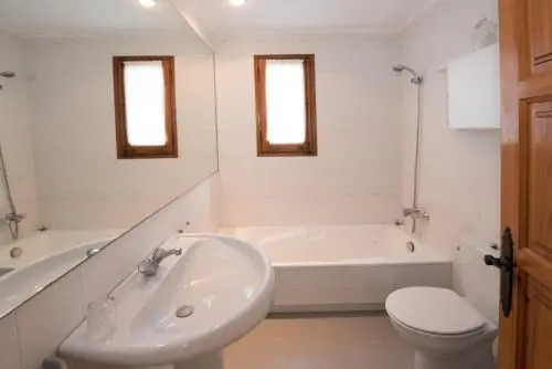 Casa En Alquiler En Sa Riera_L0382