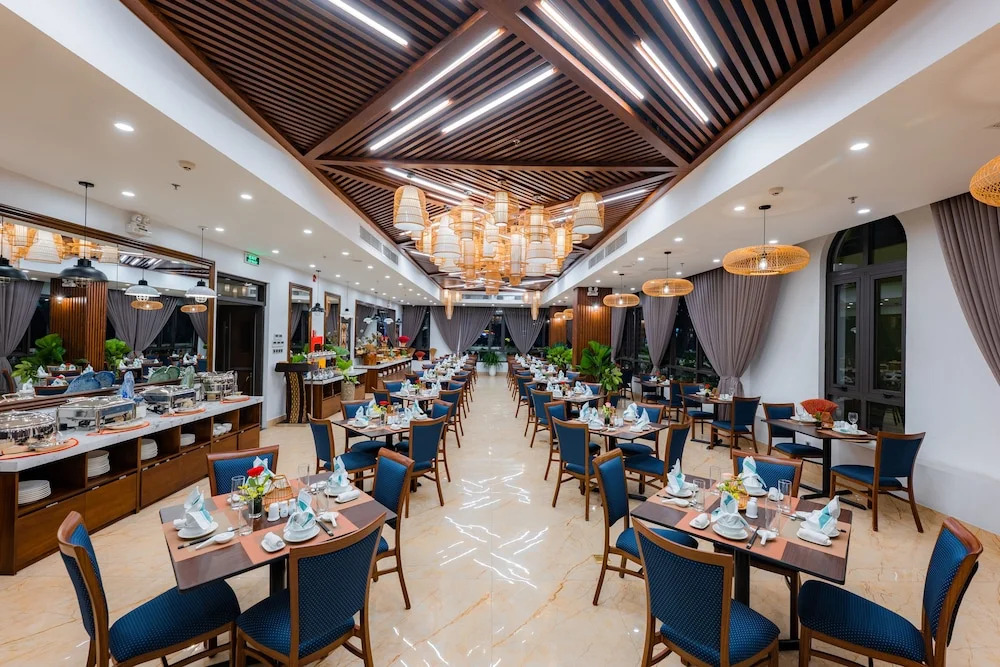 Hạ Long New Century Hotel