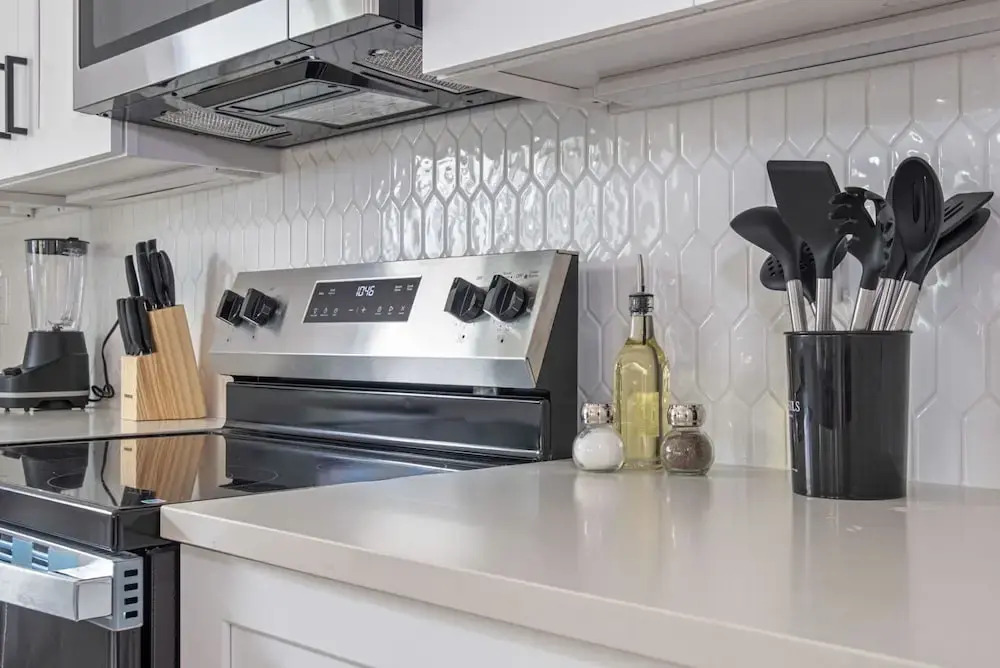 Generous 4br/3ba Charmer Near Glorius Downtown!
