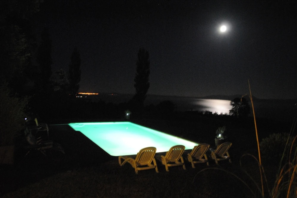 Amazing View to the Lake in the Peace of a Private Condominium
