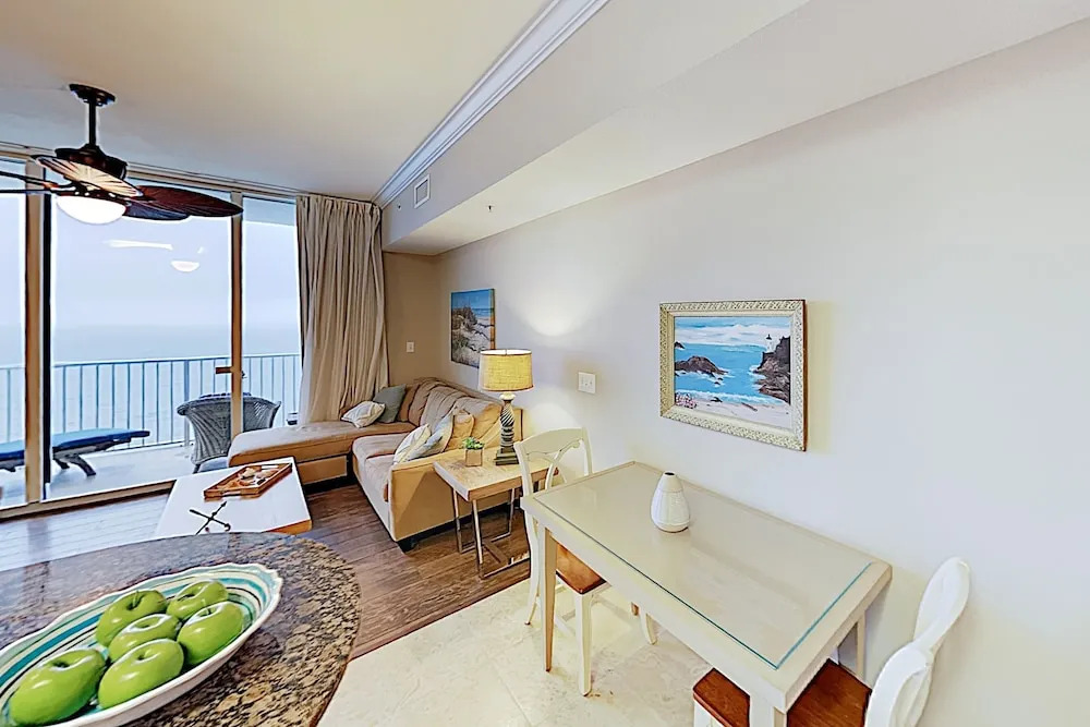 Impeccable Oceanfront W/ Pools & Huge Gym 1 Bedroom Condo