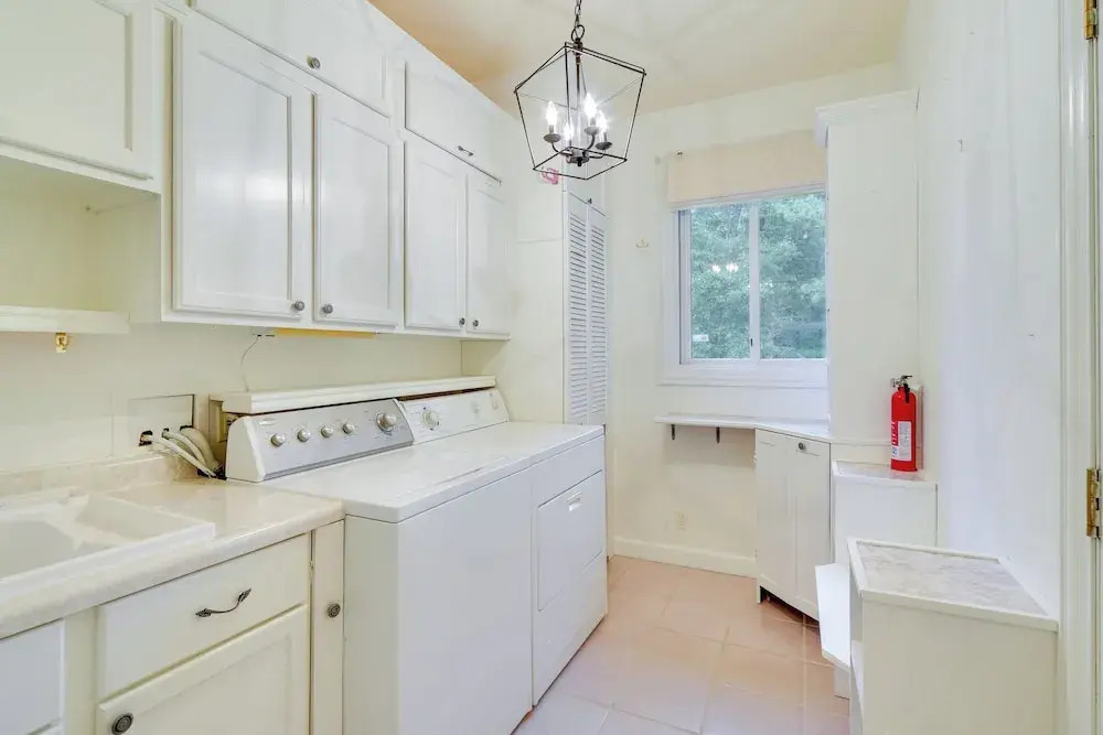 Spacious Lakefront New Auburn Home w/ Sunroom