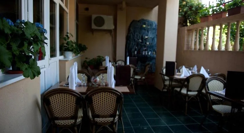 Hotel Dynes