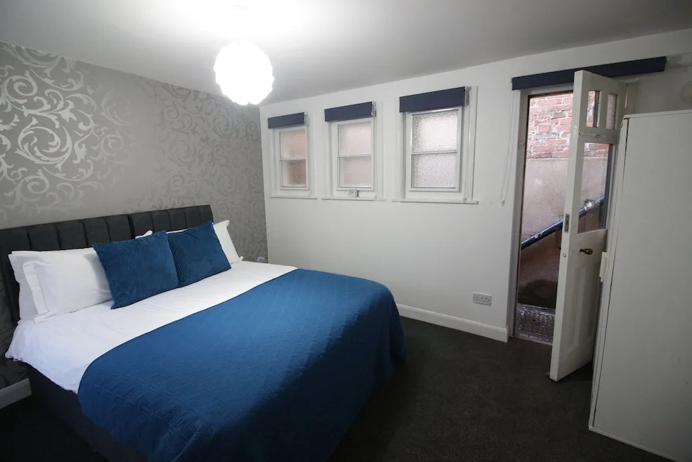 Deluxe City Apartment