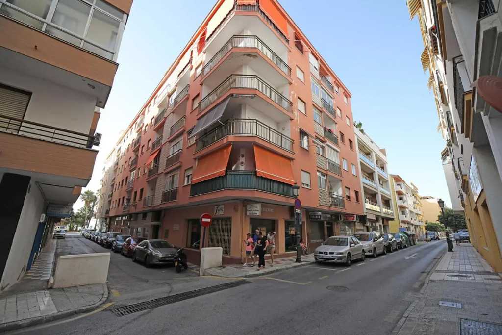 Victoria Apartment