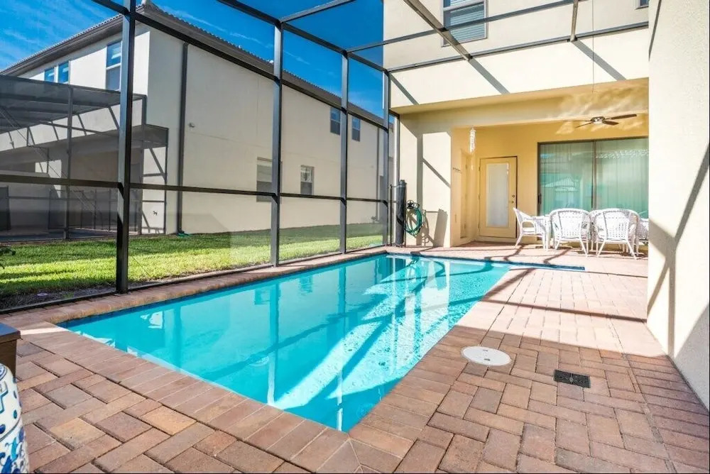 Contemporary 5 Bedroom Townhouse