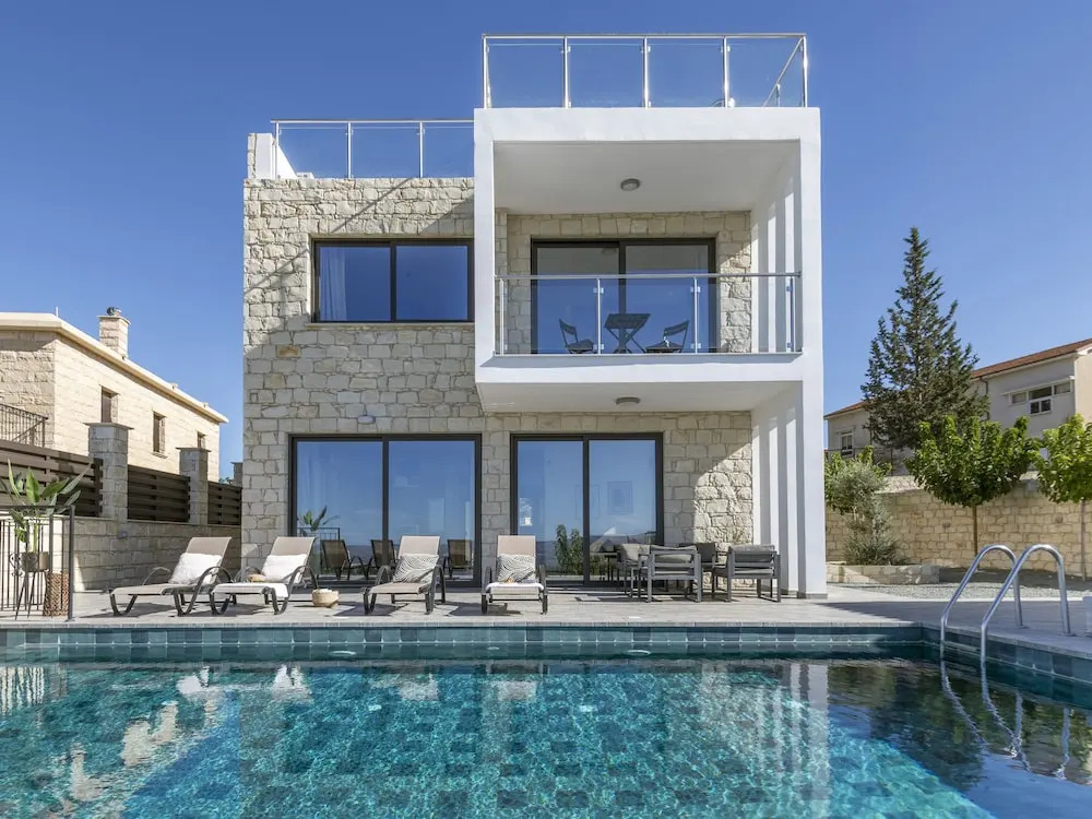 3-bdr Villa With Stunning Infinity Pool