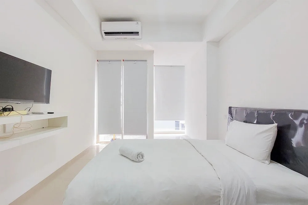 Best Homey And Nice Studio At Pacific Garden Apartment