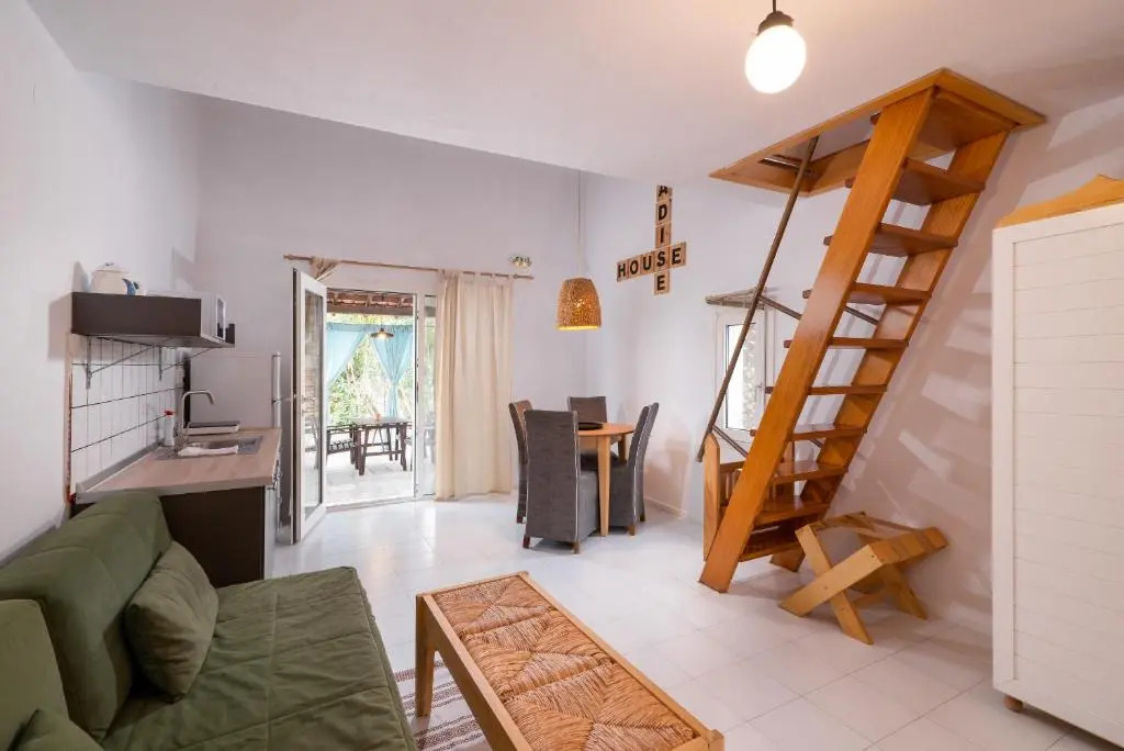 Pyrgos Bungalows