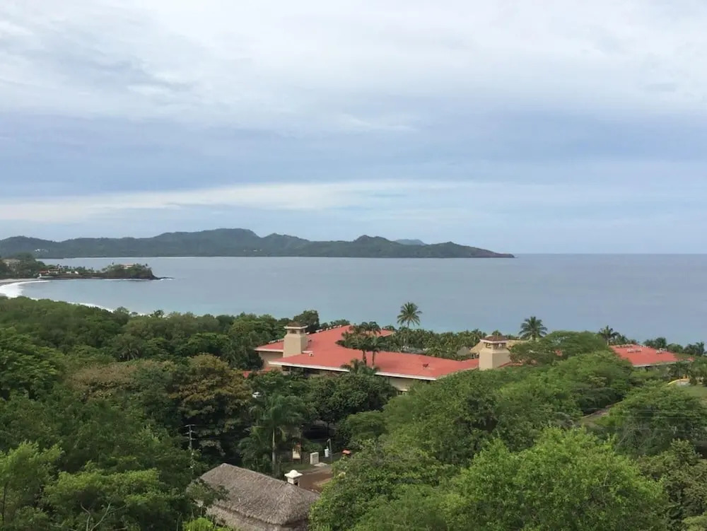 Nice 2 level condo with ocean view - ideal for families