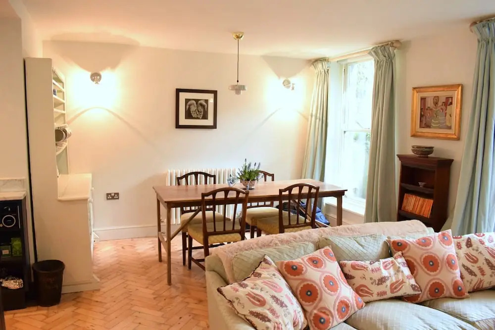 1 Bedroom Chelsea Flat With Communal Garden