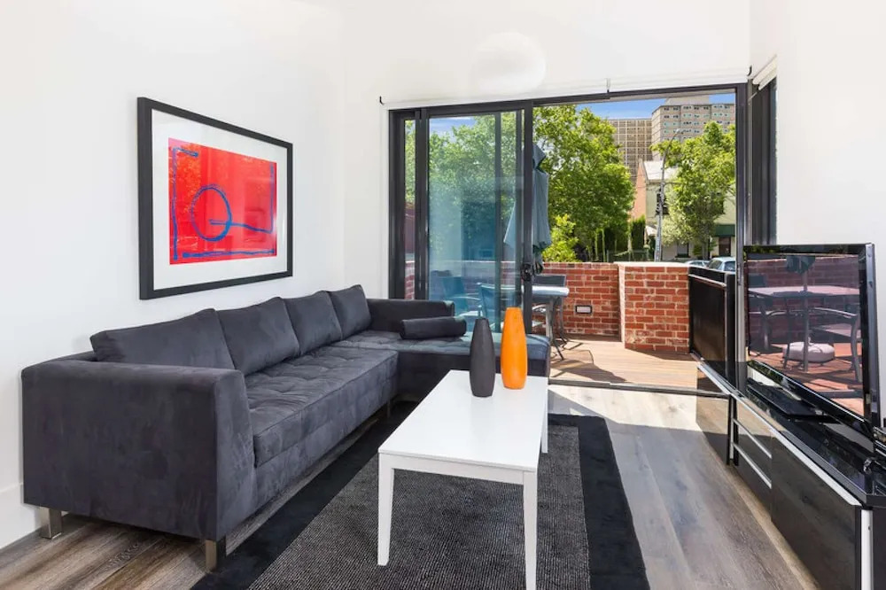 Class, Style and Location in Carlton