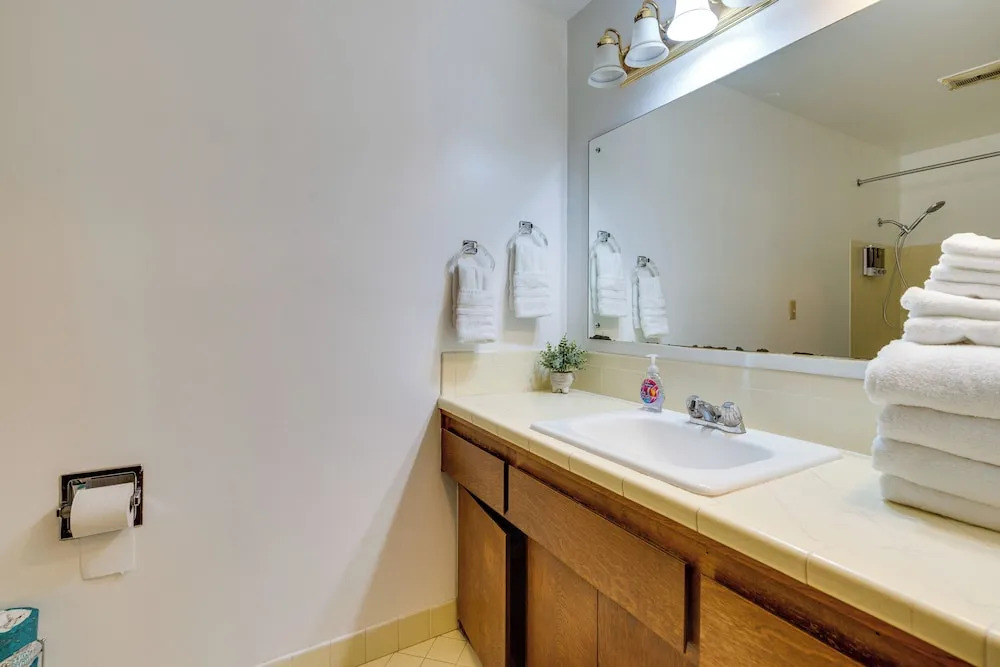Expansive Lake Forest Park Home w/ Private Deck!