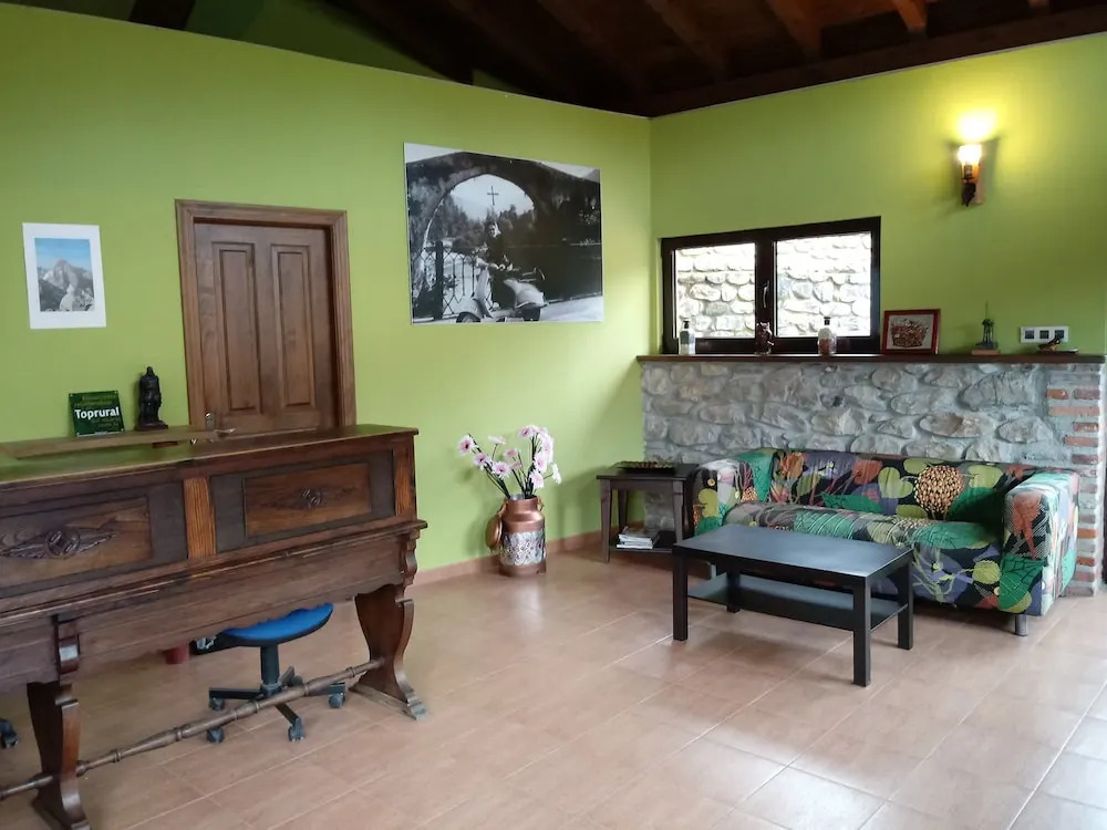 Hotel Rural Posada Del Monasterio